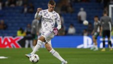 Спира ли с футбола? Кроос решава скоро