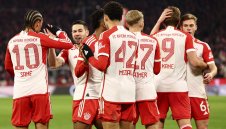 Байерн с крехка, но много важна победа