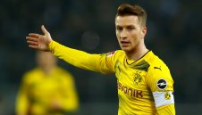 Дортмунд набира скорост, справи се и с Гладбах