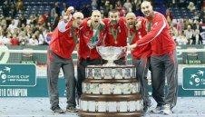 Гологлавите сърби триумфираха с купа &ldquo;Дейвис&rdquo;