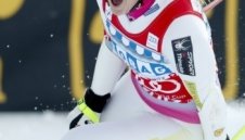 Мъгла носи трофей на Линдзи Вон