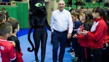 Великан: Стоичков зарадва стотици в Габрово