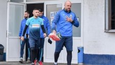 Ники Михайлов тренира извънредно, трябва да свали под 100 кг.