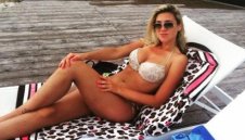 Сексапилната журналистка Мирта Шуряк