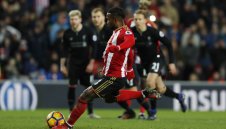 "Черните котки" пуснаха кръв на Ливърпул с две дузпи + ВИДЕО