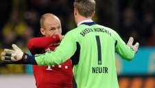 Играчите в Бундеслигата решиха: Нойер и Робен са №1
