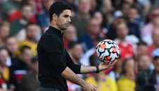 Артета подкрепи "глупавата зелка" Стив Брус