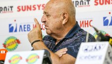 Венци Стефанов пак оправда Боби Михайлов и свитата му