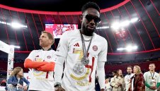 ФИФА компенсира Байерн с пачки заради "счупения" Фонзи