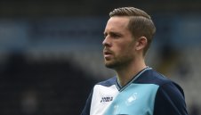 Изненада! Тотнъм си връща Сигурдсон от Суонзи