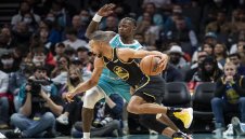 Стършелите ужилиха Стеф Къри и Уориърс