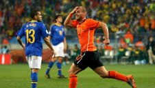 Подарък за Снайдер, ФИФА му присъди още един гол срещу Бразилия