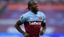 Логично. Впечатляващият Антонио стана играч на месеца в Англия