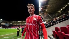 Червеношийките биха шута на Уест Хям от ФА Къп