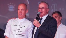 Робен нахълтал в офиса на Румениге, поставил му условие