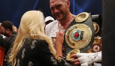 160-килограмовият Фюри ще ги бие отново напролет