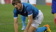 Бивша звезда на Арсенал се забърка в кредитна измама