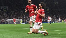 Кавани няма да играе в Барса заради Шави