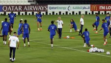 Мистерия: Врачка "троши" французите с магия?