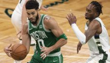 Драма в „Меката на Баскетбола“! Никс удари Бостън със сирената