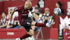 Великан: Иниеста не мисли за пенсия, ще играе на 39 години в ОАЕ