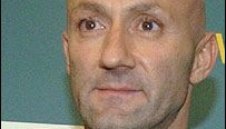 Фен налита на бивш вратар на Манчестър Юнайтед