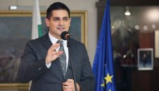 Спортният министър: Ако ЦСКА и Левски съществуват трудно, значи системата е сбъркана