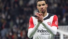 Червените прогресират добре за голмайстора на Айнтрахт