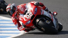 Довициозо с пол-позишън в Япония