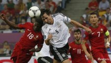 Хумелс: Спрях Хунтелаар, но не и ван Перси