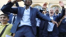 Сметки без кръчмар? Погба и Барса се разбраха