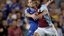 Национал на България бе изритан от Астън Вила