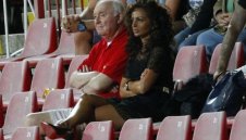 Жеката се подмаза на Стойчо Младенов и сравни Ясен Петров с... поп