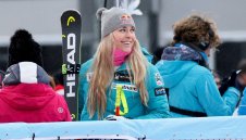 Секси Линдзи ги напляска за 78-и път