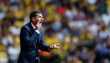 На път е да падне първата треньорска "глава" във Висшата лига