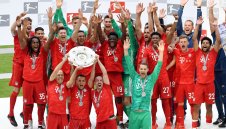 Приказка! Безпощаден Байерн грабна седма поредна титла, тандемът "Робери" се сбогува с голове + ГАЛЕРИЯ и ВИДЕО