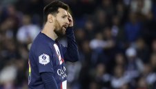Съседите провалили Меси в ПСЖ