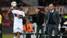 "Гражданите" бомбардират Мюнхен с пачки за Алаба