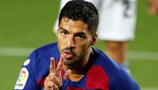 Барса изрита Еспаньол от елита и остана в борбата за титлата + ВИДЕО и СНИМКИ