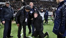 Прекъсването копае гробовете на гръцките клубовете