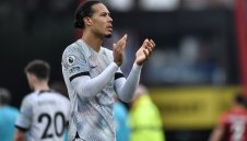 Конате попива от Върджил ван Дайк