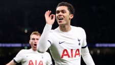 Тотнъм обърна Пчеличките за 10 луди минути