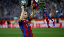 Интер души около Иниеста