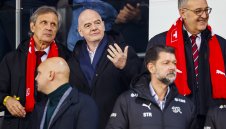 Ще се лее бира! ФИФА лапа милиони от мощни спонсори за световното