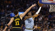 Голдън Стейт отнесе Мемфис, нова контузия помрачи мача