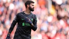 Алисон зарязва Ливърпул заради араби?