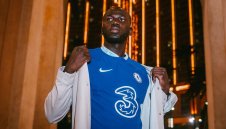 Жоржиньо повикал Кулибали в Челси