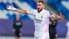 Карим вече е чужденецът с най-много мачове за Кралете