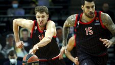 Александър Везенков заби 11 точки за Олимпиакос 