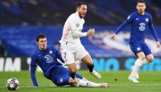 Еден Азар гледа към изхода на "Бернабеу", иска да се връща в Челси